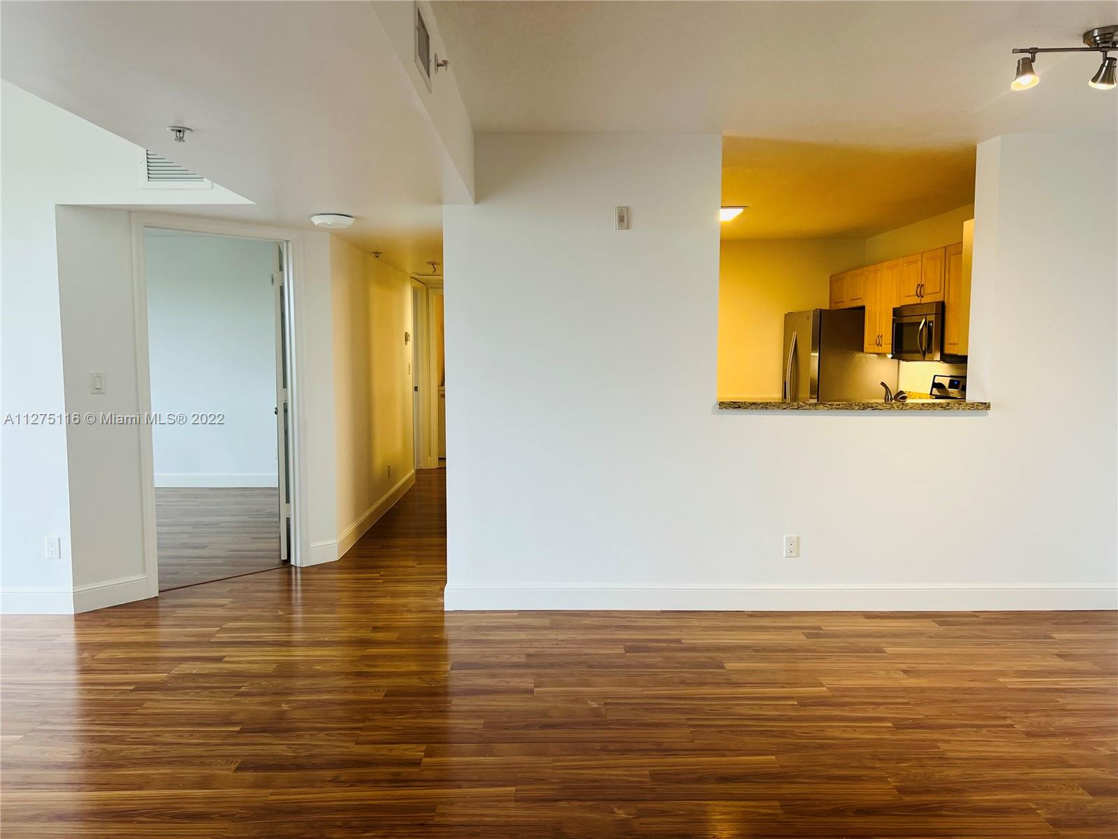 SHERIDAN BEACH CLUB NO 3 - Residential Lease