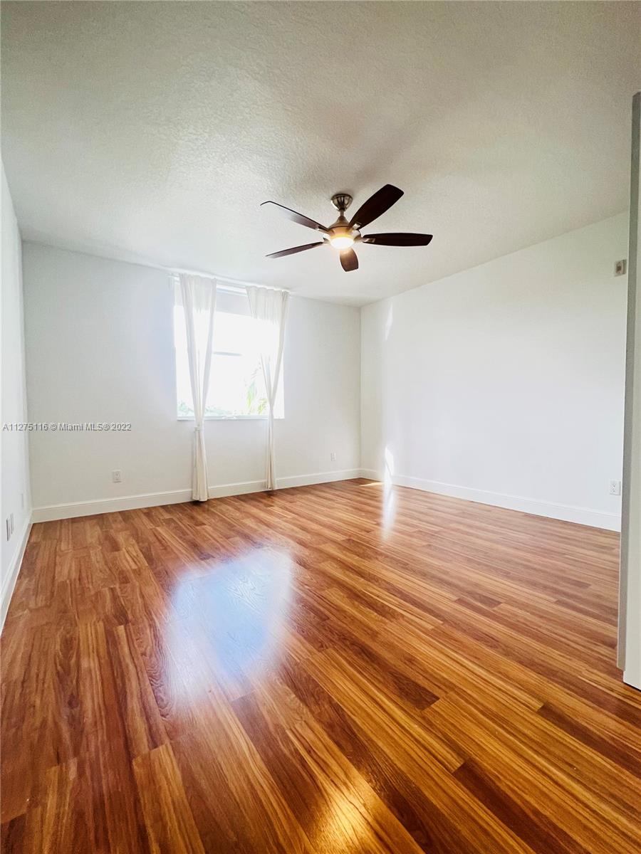 SHERIDAN BEACH CLUB NO 3 - Residential Lease