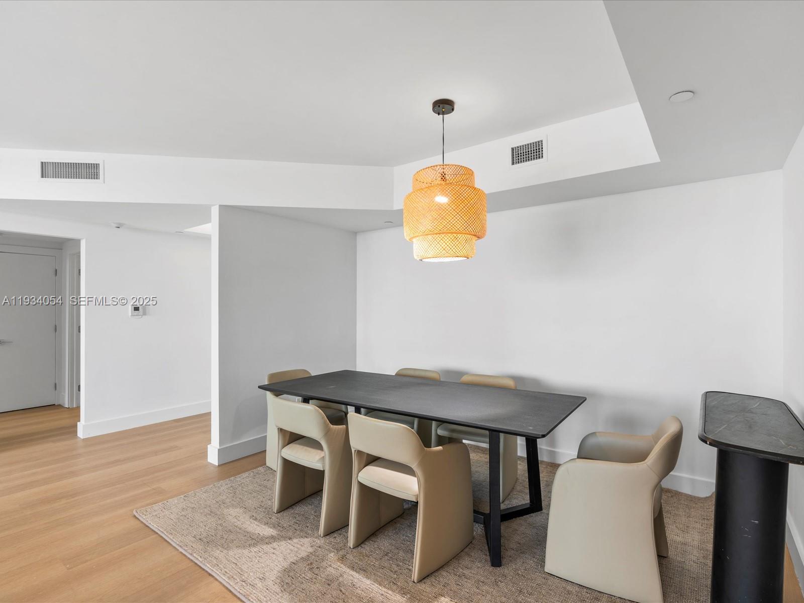 2000 ISL BLVD WILLIAMS IS - Residential