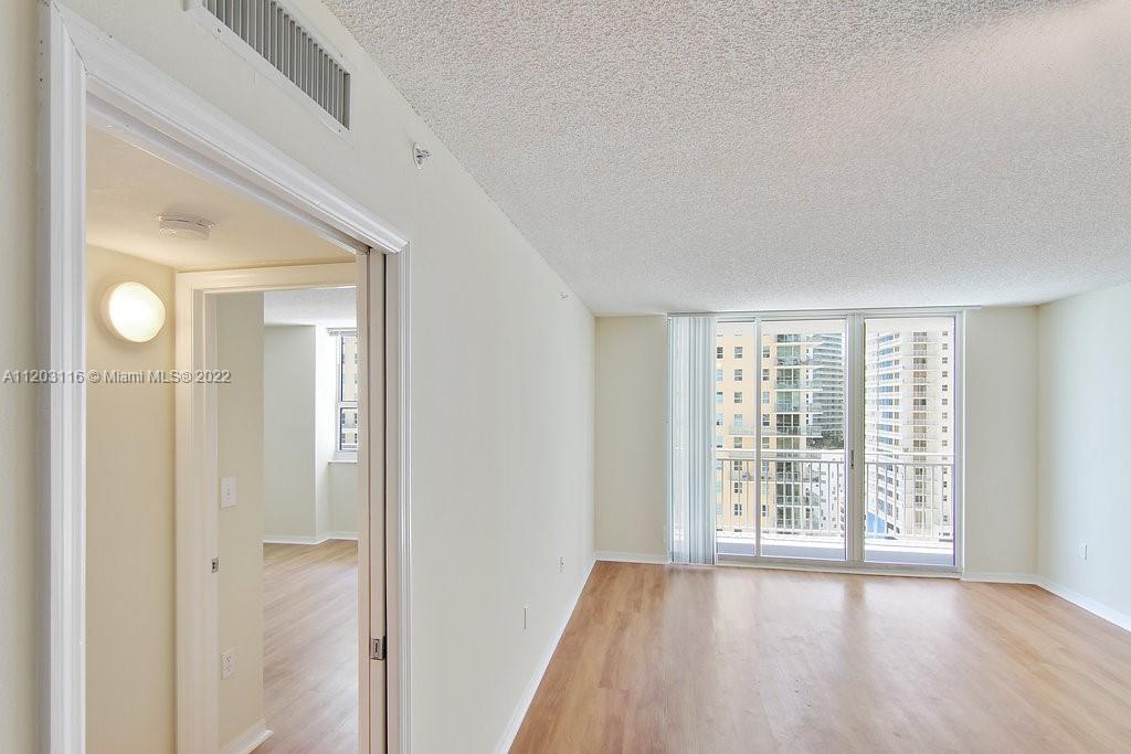 Yacht Club Brickell - Residential Lease