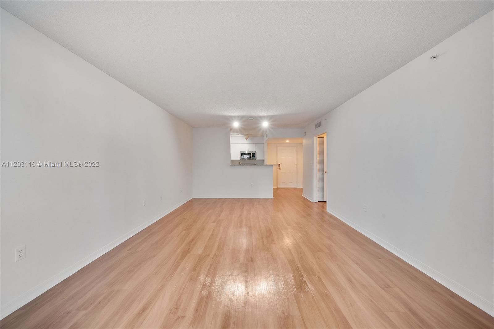 Yacht Club Brickell - Residential Lease