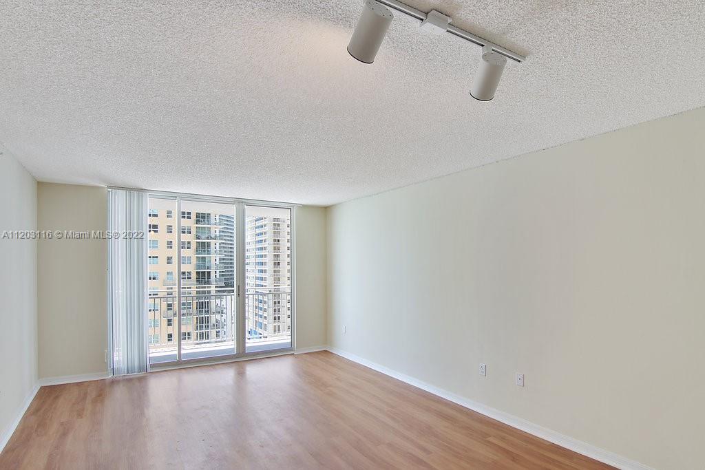 Yacht Club Brickell - Residential Lease