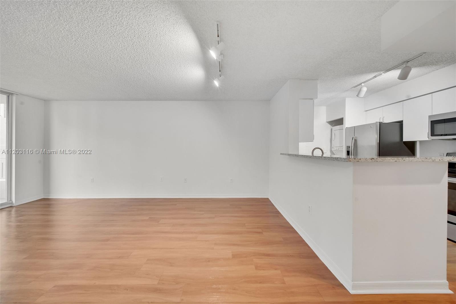 Yacht Club Brickell - Residential Lease