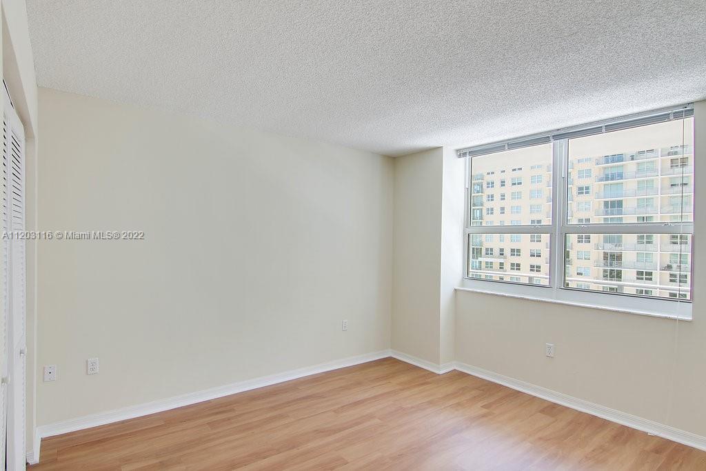 Yacht Club Brickell - Residential Lease