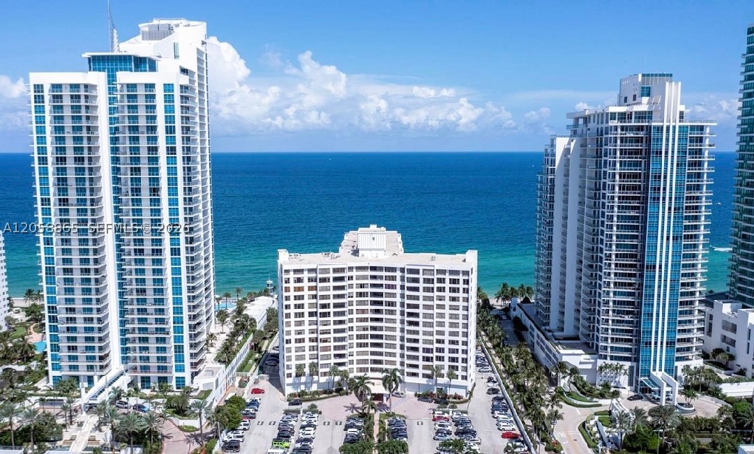 ALEXANDER TOWERS CONDO - Residential