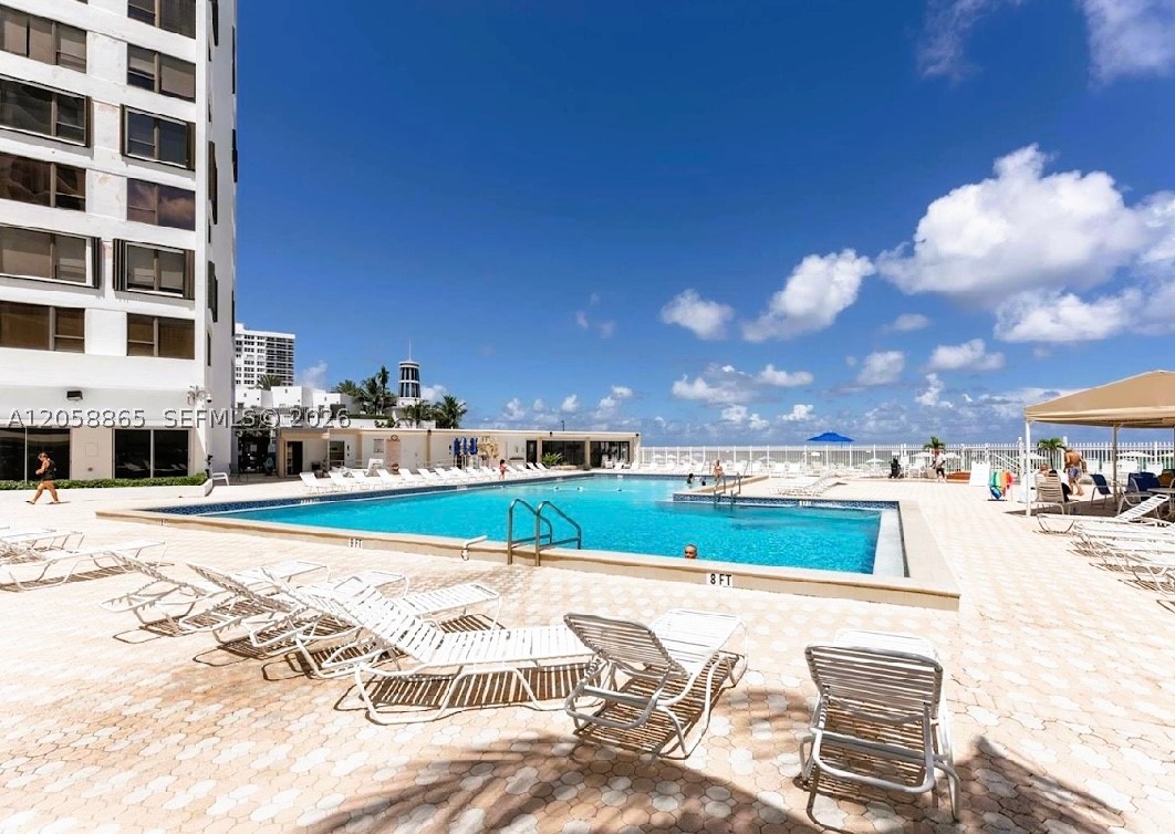 ALEXANDER TOWERS CONDO - Residential