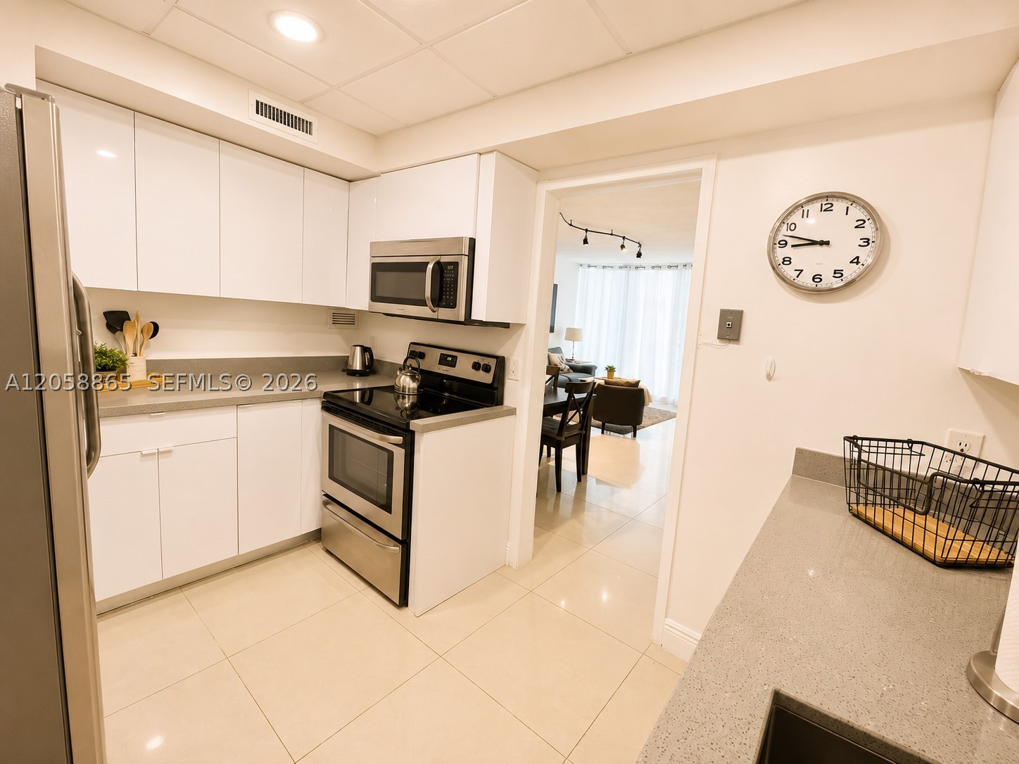 ALEXANDER TOWERS CONDO - Residential