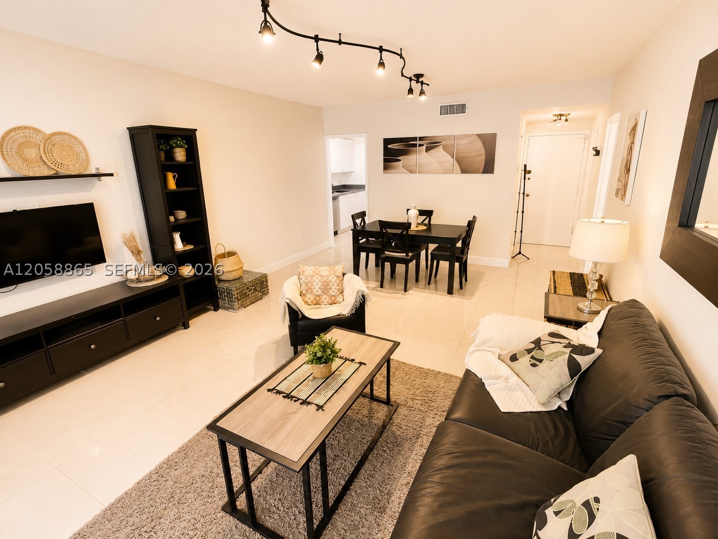 ALEXANDER TOWERS CONDO - Residential