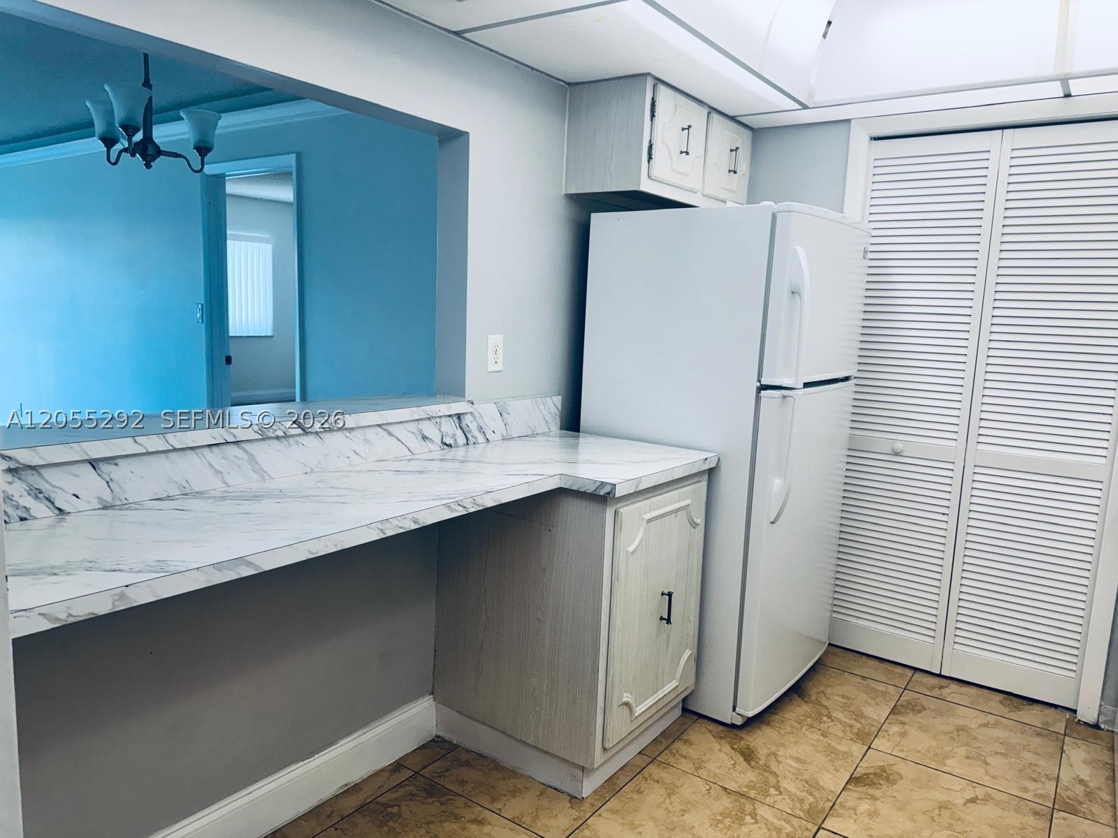 BUILDING ONE OF RACQUET C - Residential Lease