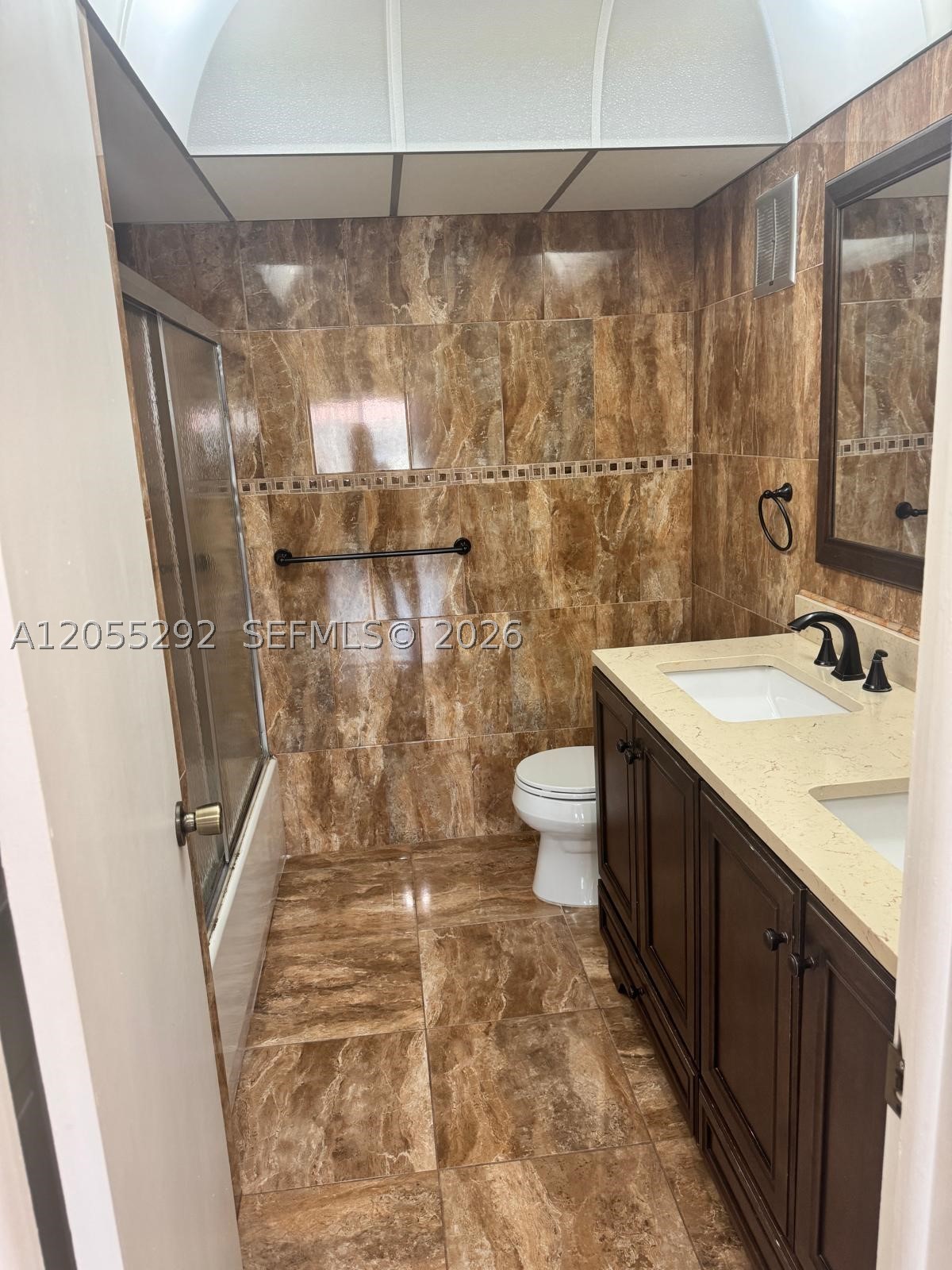 BUILDING ONE OF RACQUET C - Residential Lease