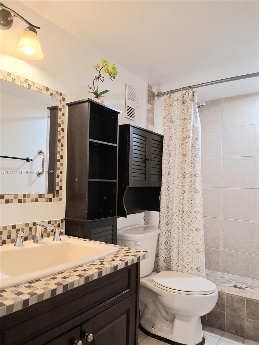 SUNRISE ISLAND CONDOMINIU - Residential
