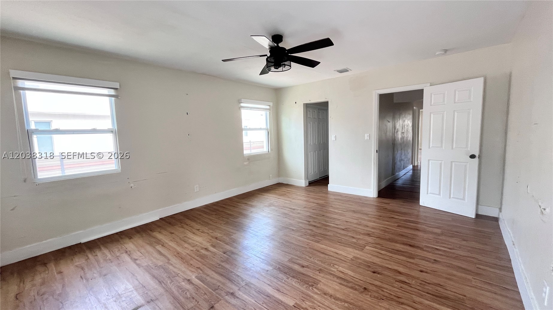 HOLLYWOOD LAKES SECTION - Residential
