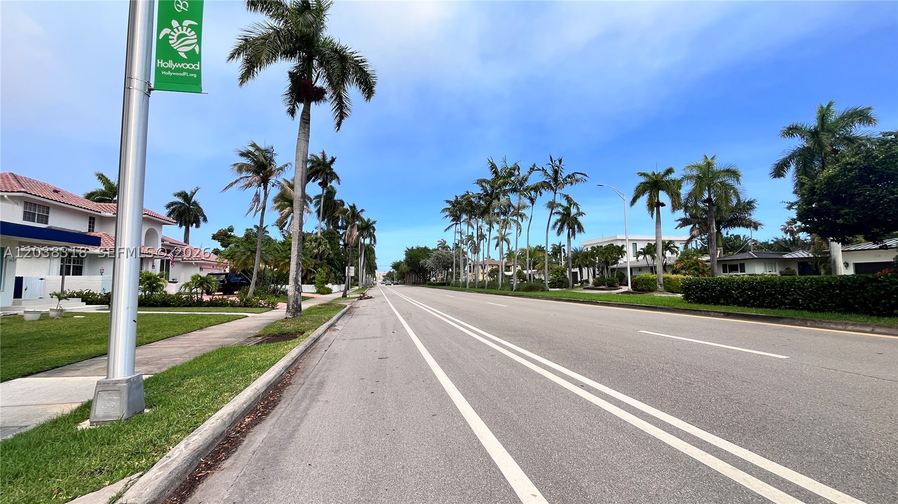 HOLLYWOOD LAKES SECTION - Residential