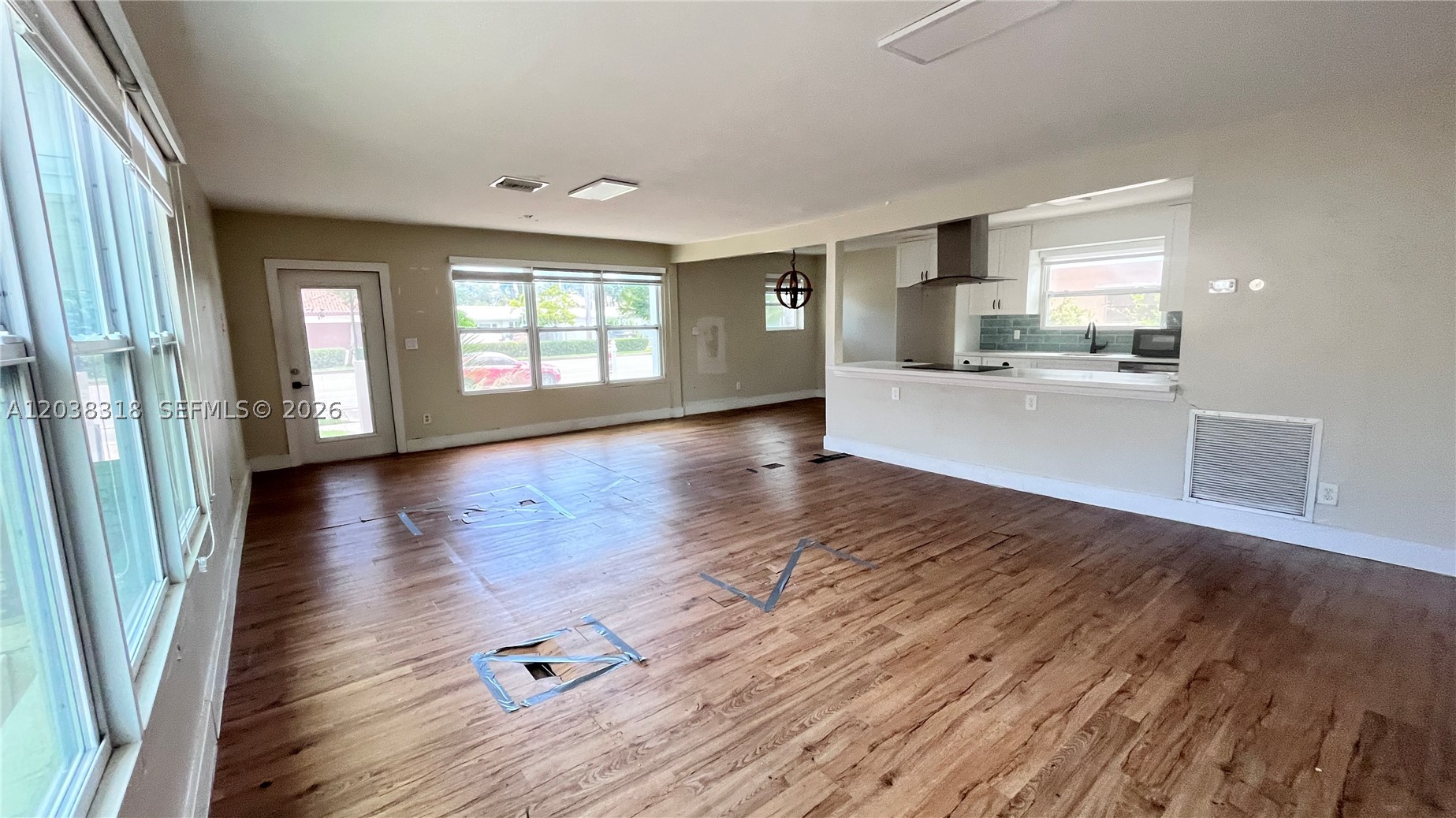 HOLLYWOOD LAKES SECTION - Residential