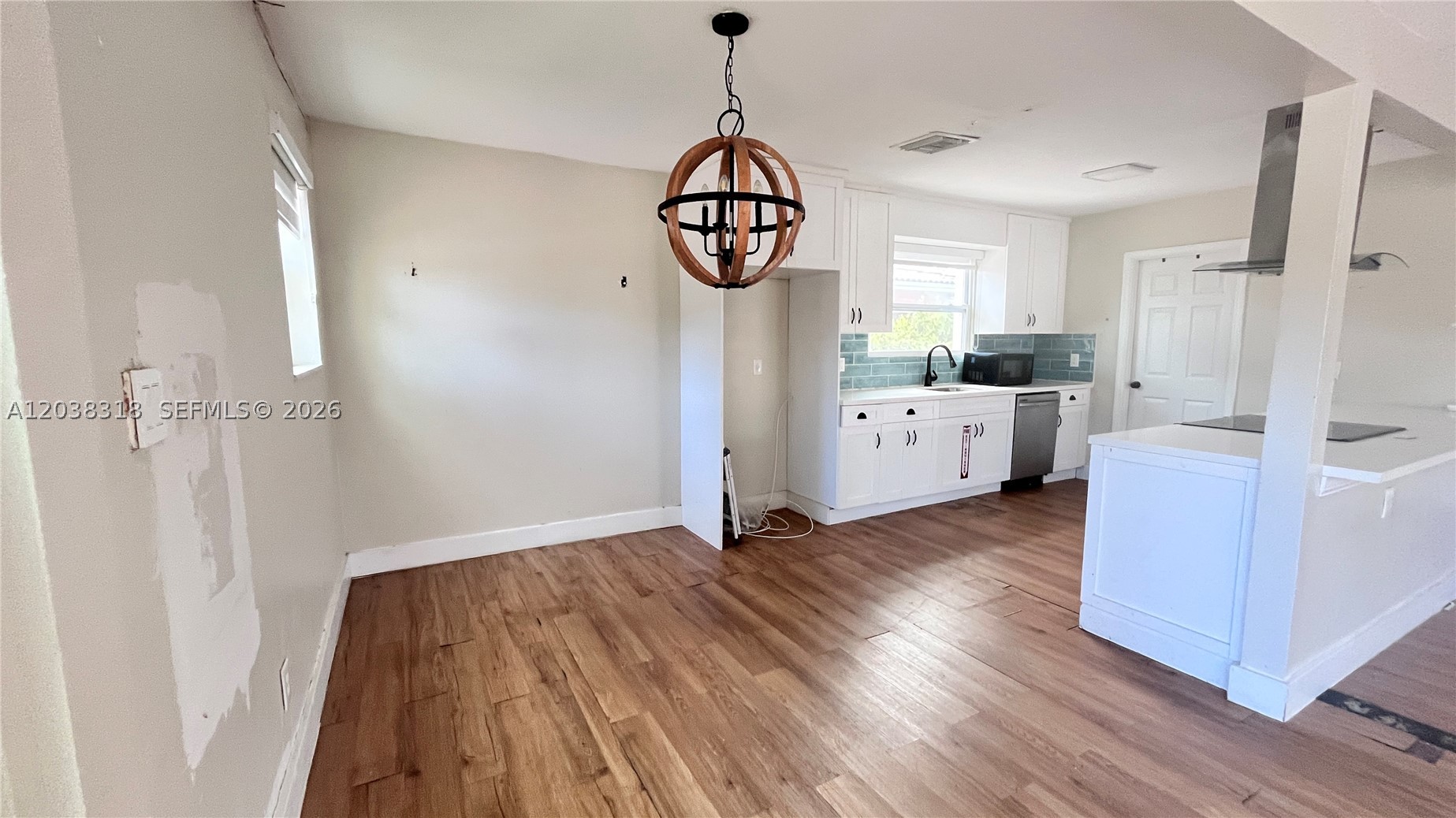 HOLLYWOOD LAKES SECTION - Residential