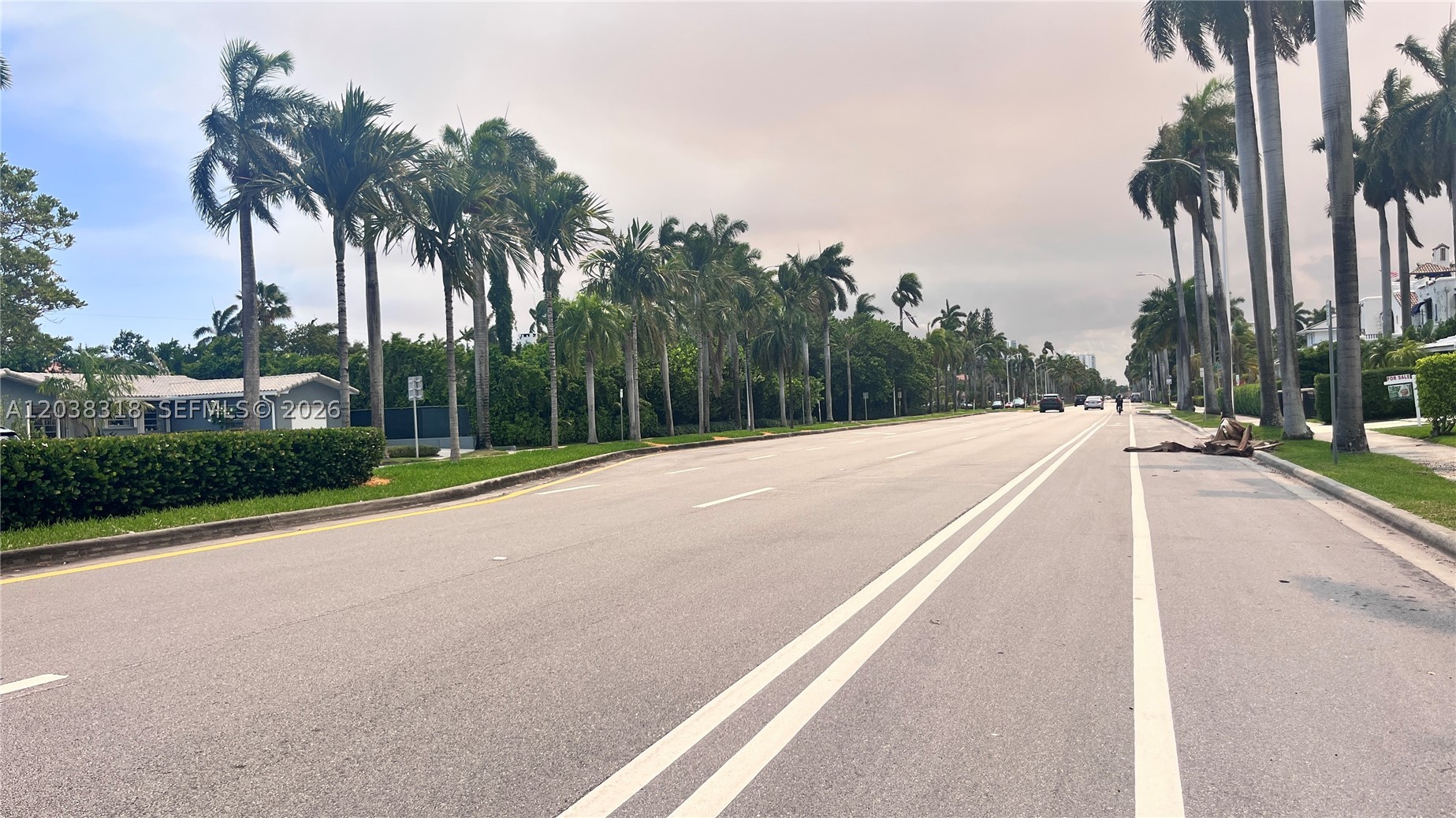 HOLLYWOOD LAKES SECTION - Residential