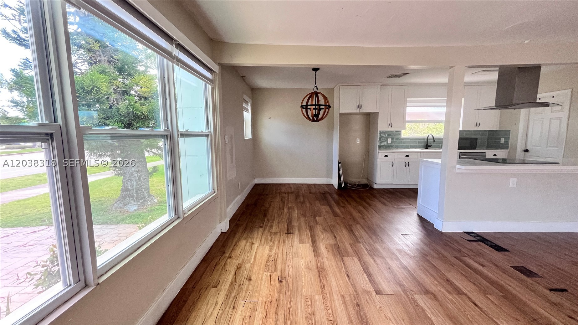 HOLLYWOOD LAKES SECTION - Residential