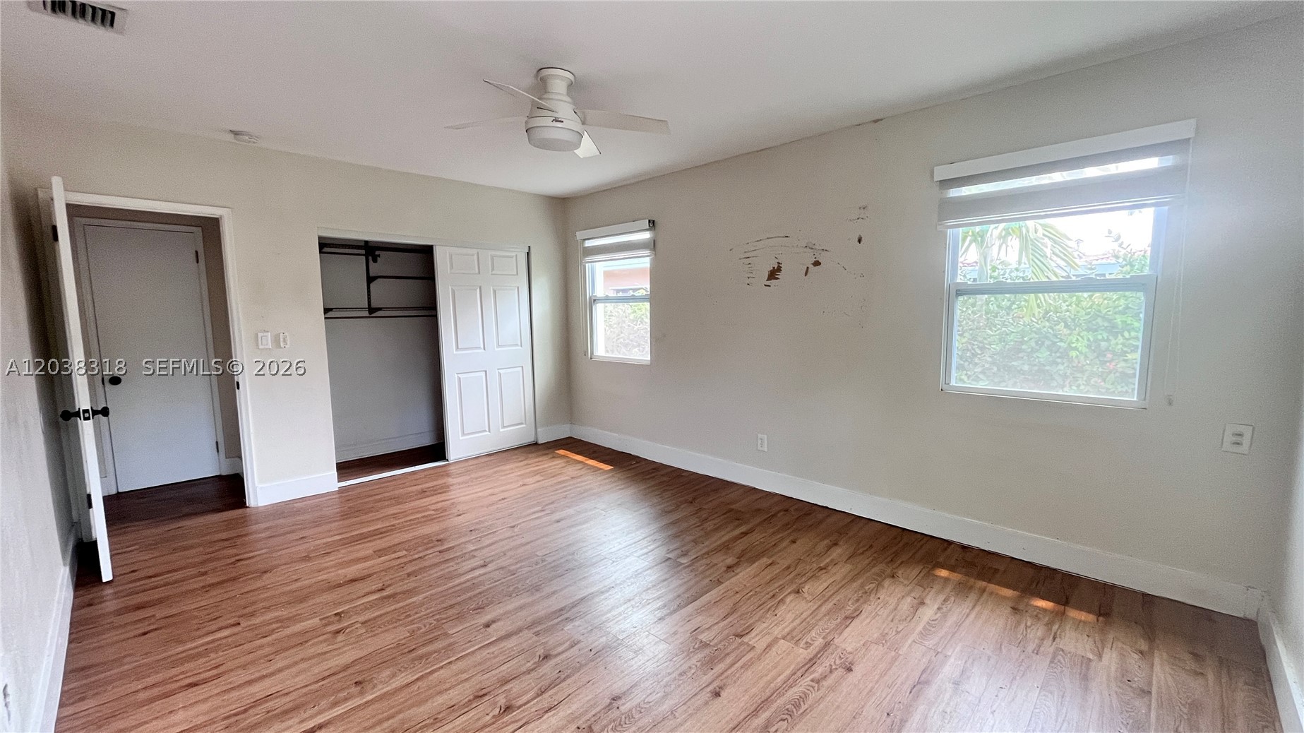 HOLLYWOOD LAKES SECTION - Residential