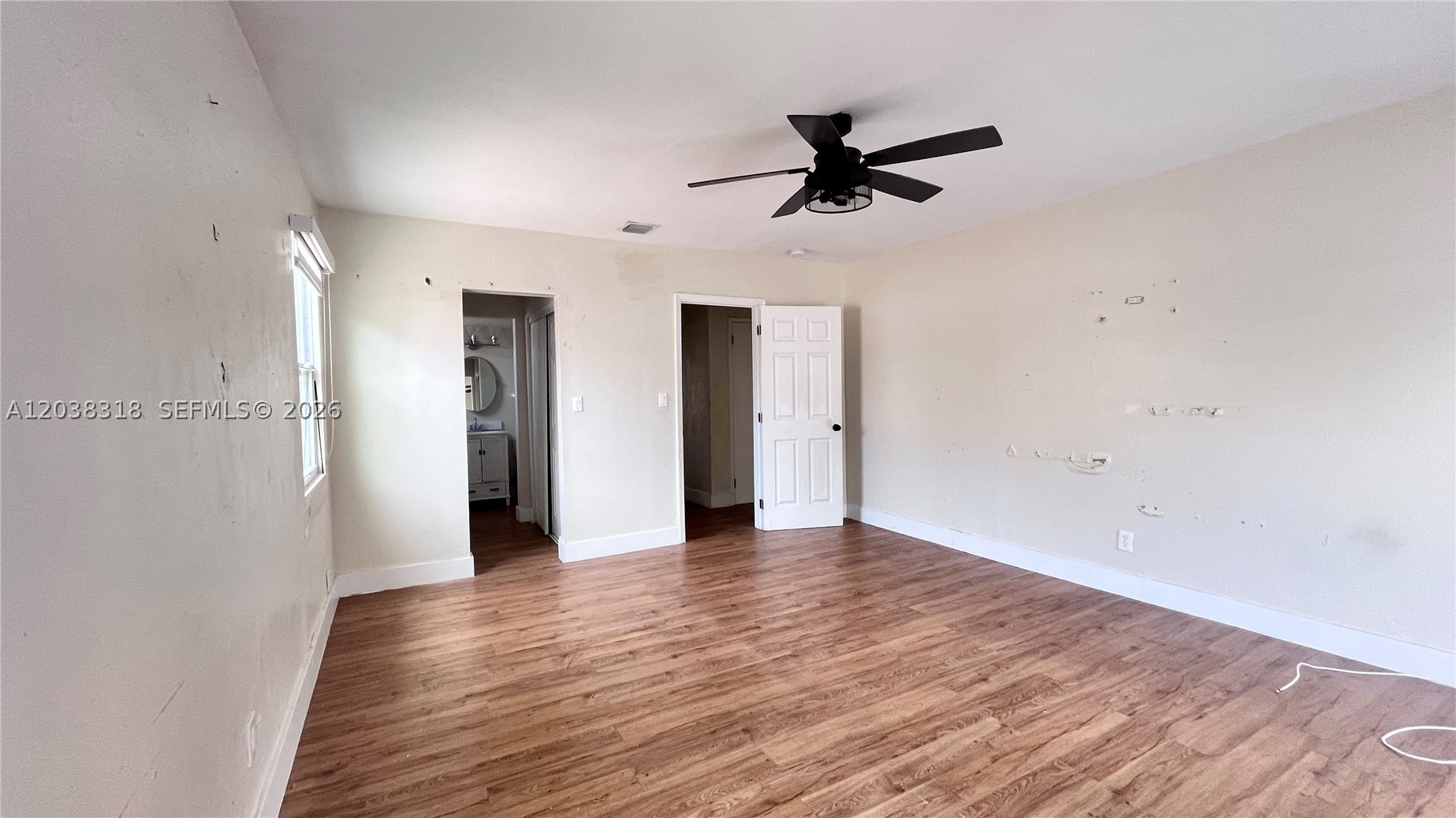 HOLLYWOOD LAKES SECTION - Residential
