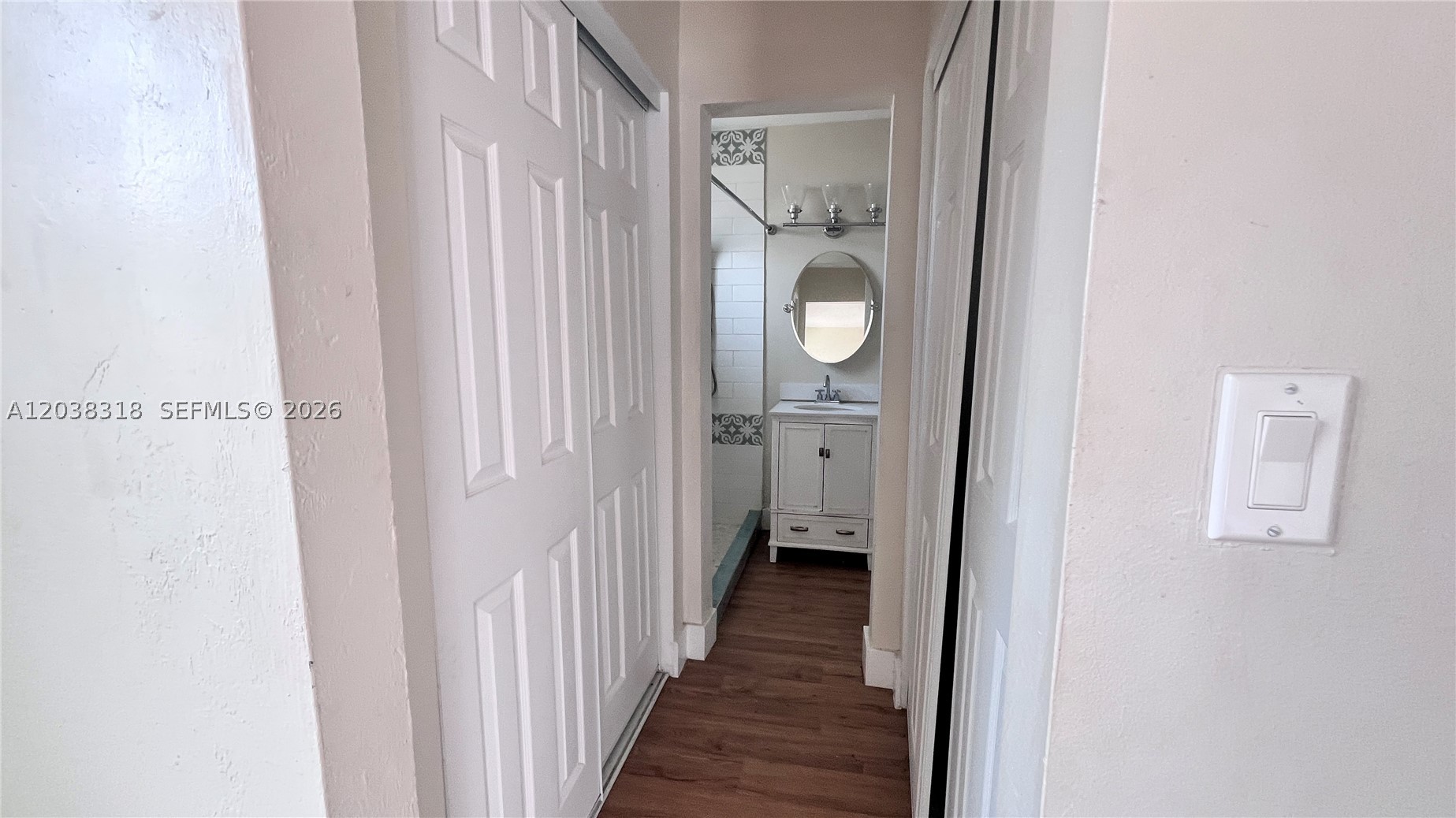 HOLLYWOOD LAKES SECTION - Residential