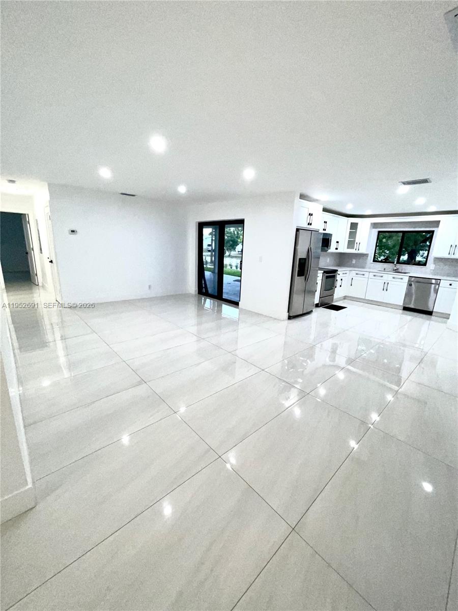 BOULEVARD HEIGHTS SEC 2 - Residential Lease
