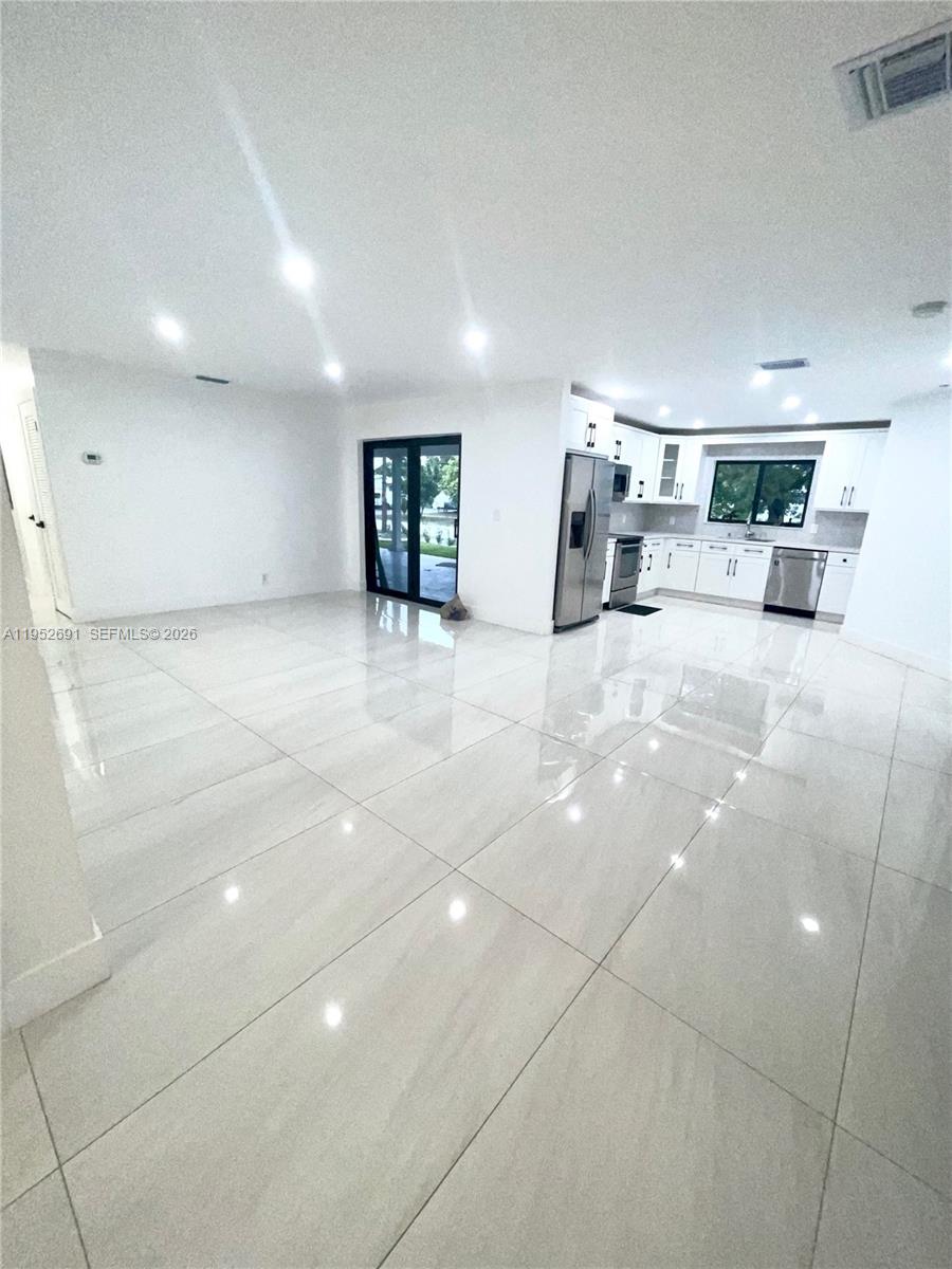 BOULEVARD HEIGHTS SEC 2 - Residential Lease