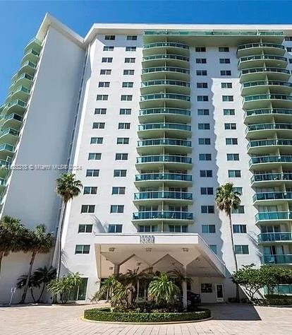 1 bedroom 1 /1 bathroom penthouse unit for sale at the desirable Oceanview Condo in Sunny Isles Beach; apartment a few minutes away from the beach; a lot of amenities in building like community pool, gym tennis court, conference room and more. very close to Aventura Mall; centrally located. High-end amenities (gym, studio, tennis courts, pool, conference rm, game rm) & utilities (HD cable, high-speed internet) part of HOA fees. Building undergoing beautification project with no special assessments. Treat yourself to the lifestyle you deserve!