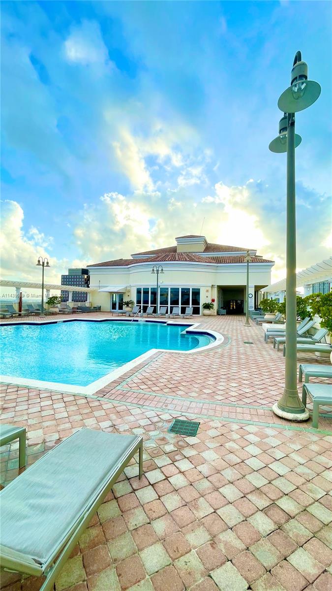 NURIVER LANDING CONDO - Residential Lease