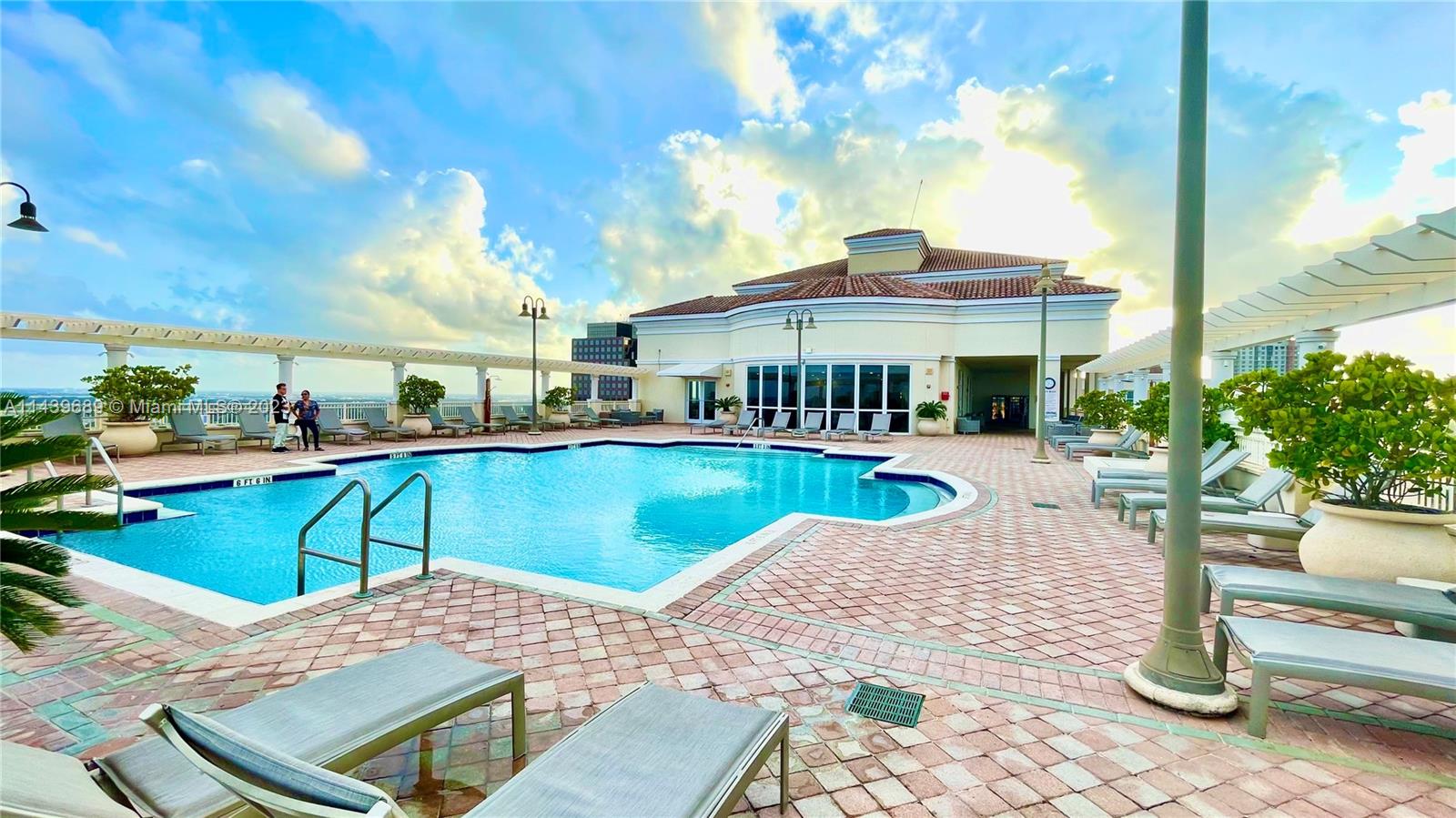 NURIVER LANDING CONDO - Residential Lease