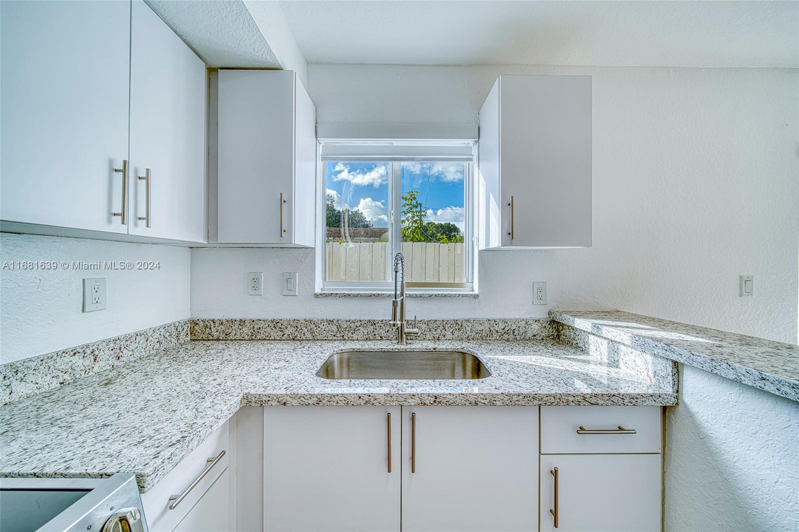 BON AIRE - Residential Lease