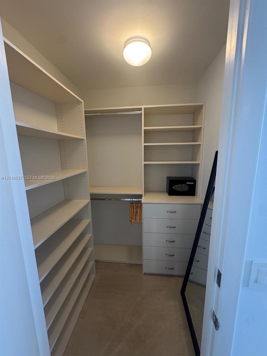 TDR TOWER I CONDO - Residential