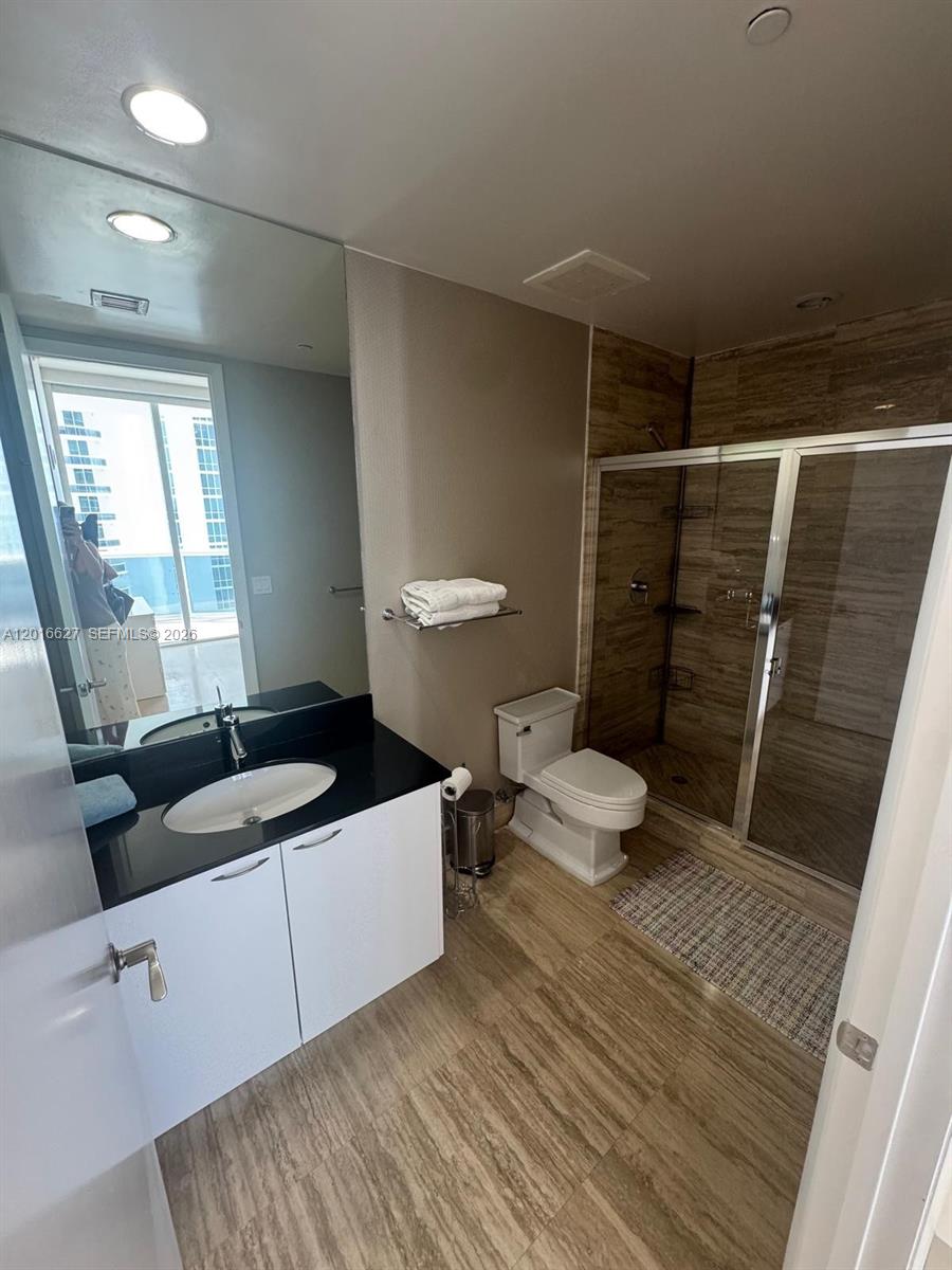 TDR TOWER I CONDO - Residential