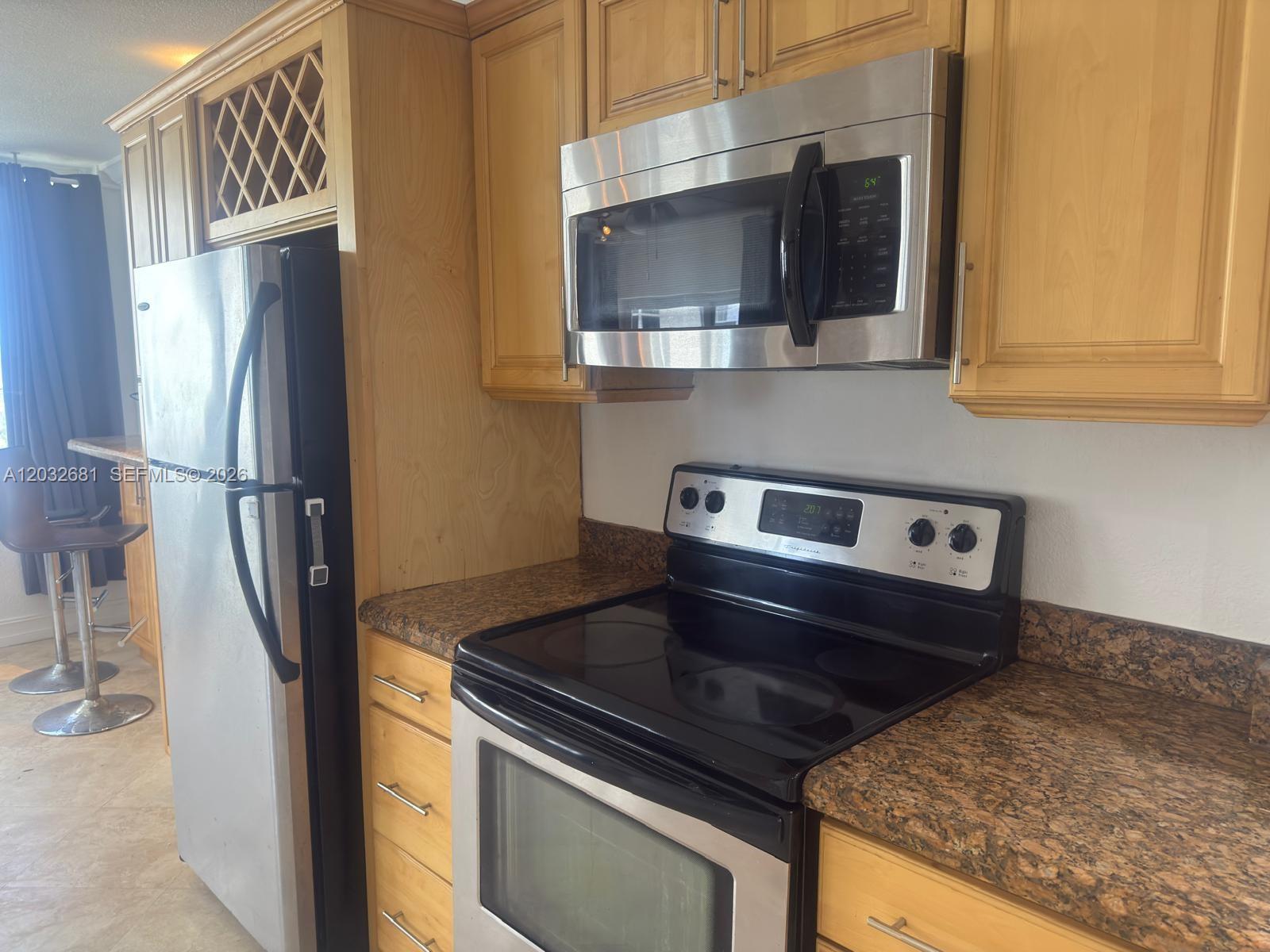 THE AVENTURA BEACH CLUB C - Residential