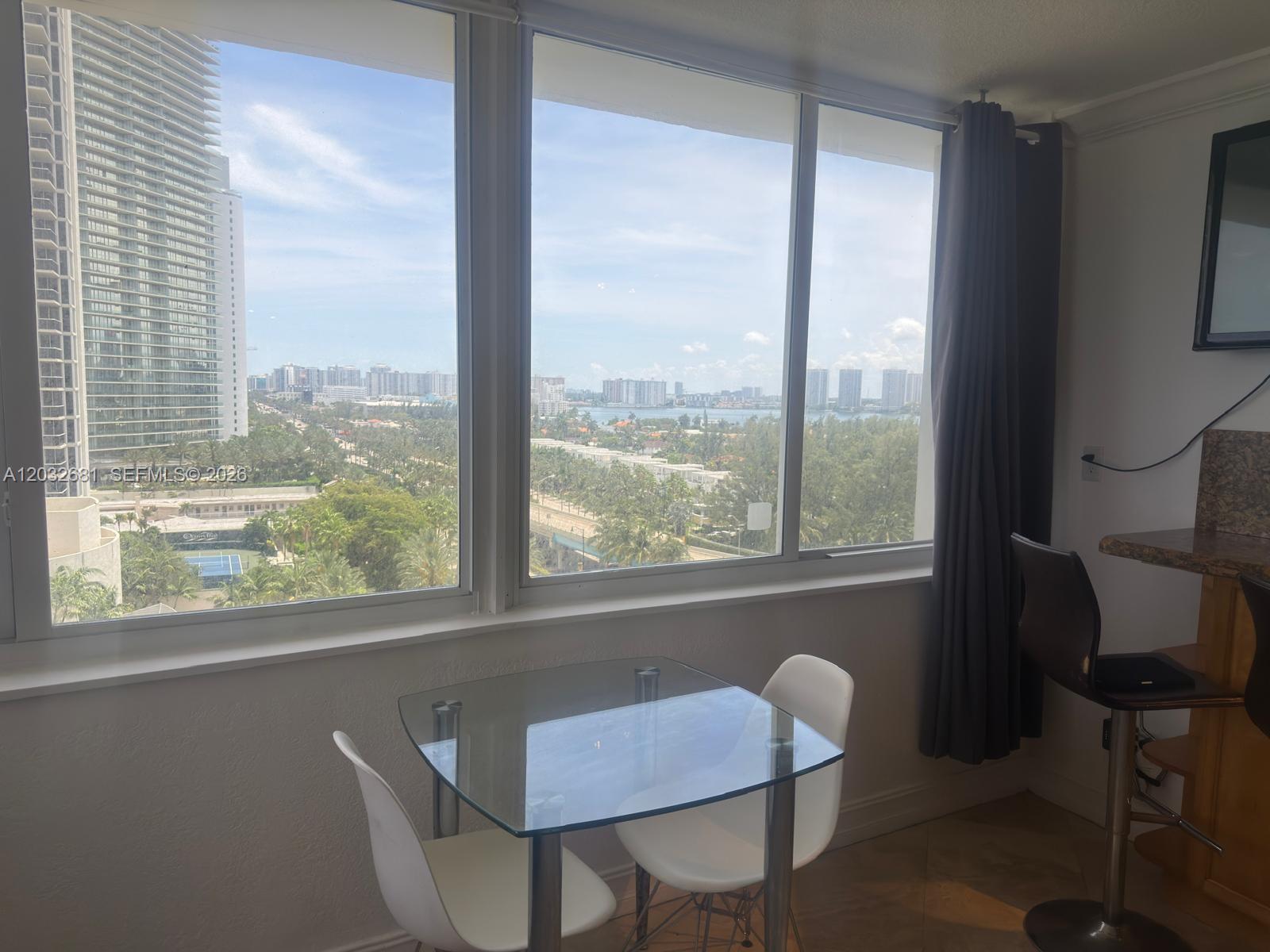 THE AVENTURA BEACH CLUB C - Residential