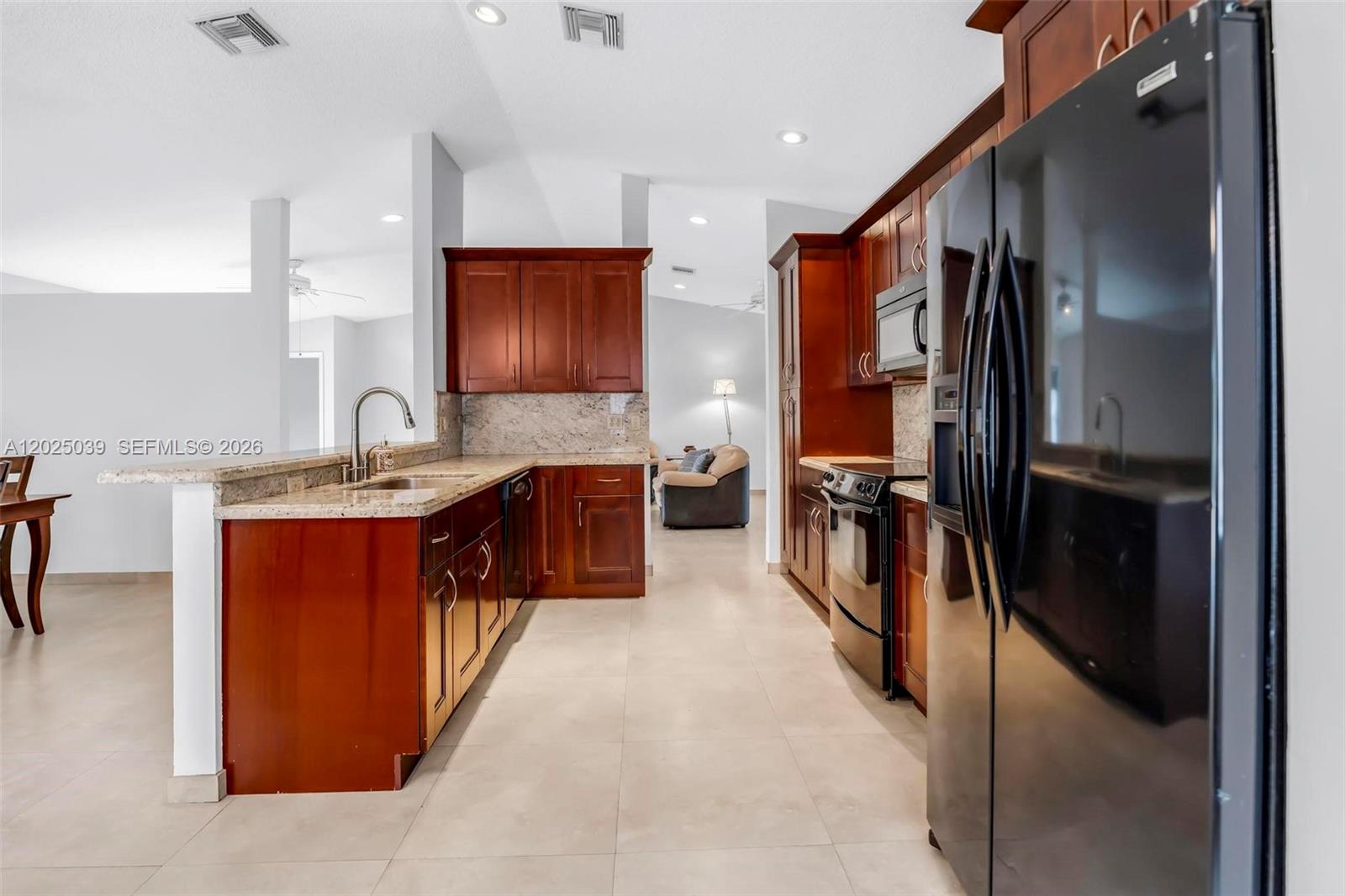 NOB HILL VILLAGE - Residential
