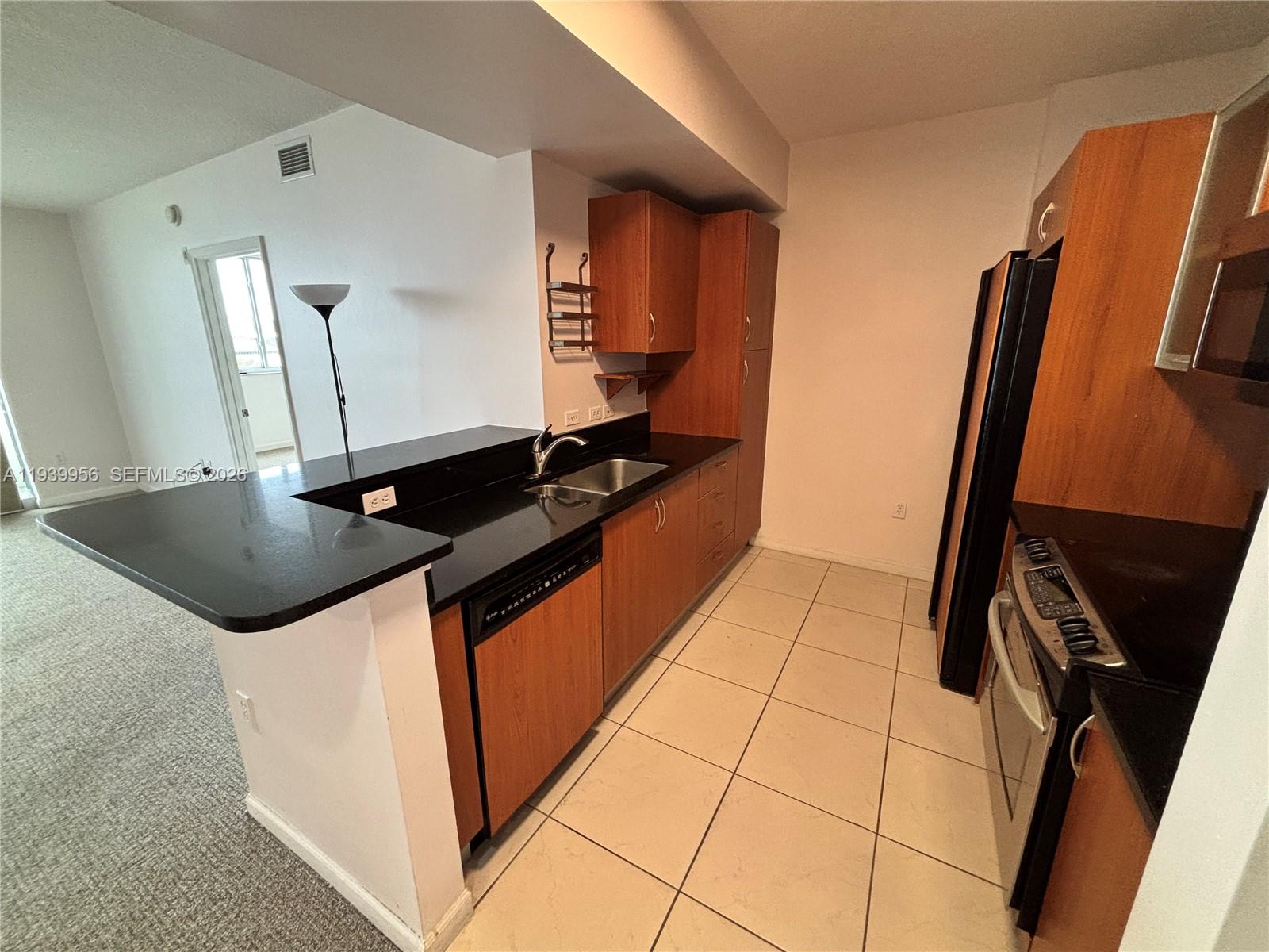VENTURE AT AVENTURA WEST - Residential