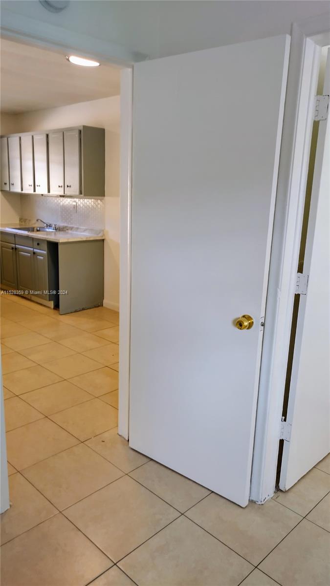 EVERGLADE LAND SALES CO - Residential Lease
