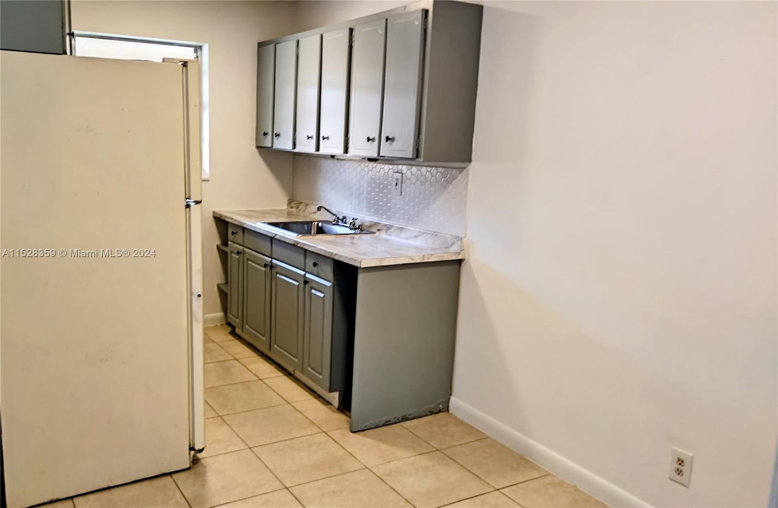 EVERGLADE LAND SALES CO - Residential Lease