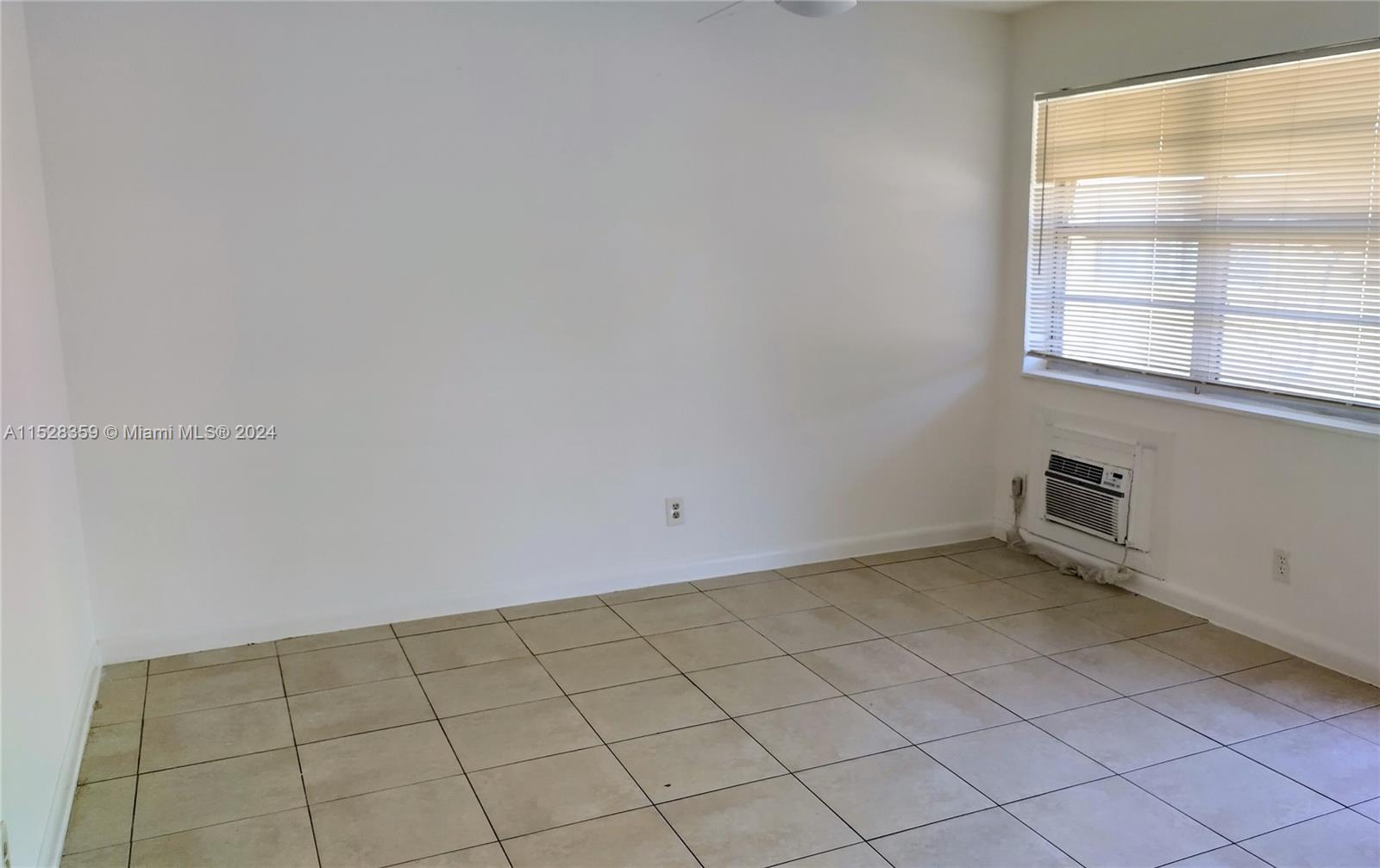 EVERGLADE LAND SALES CO - Residential Lease