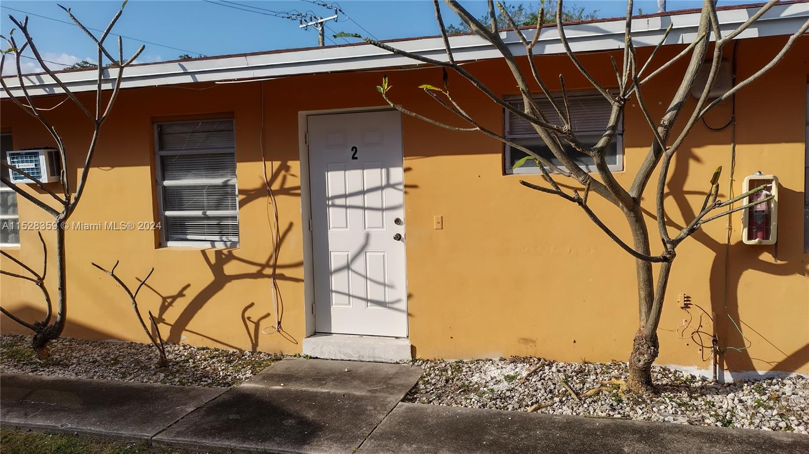EVERGLADE LAND SALES CO - Residential Lease