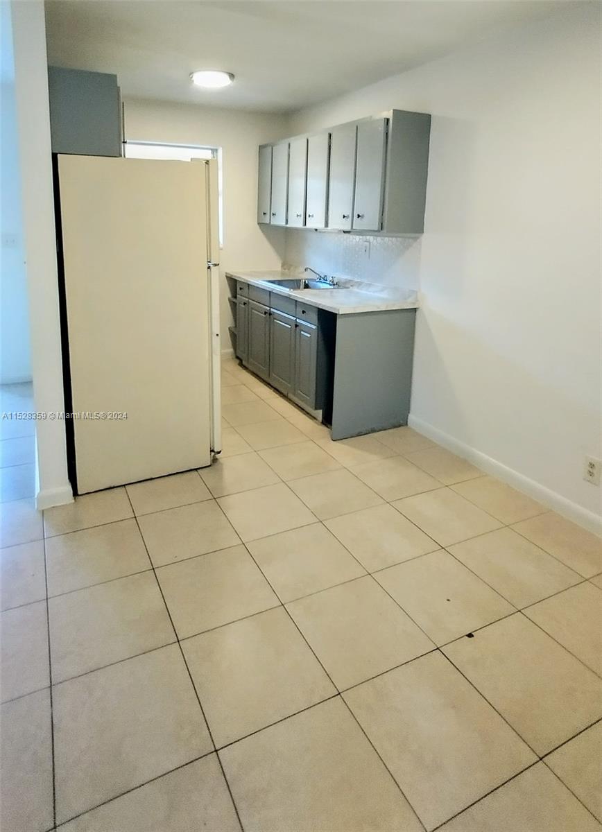 EVERGLADE LAND SALES CO - Residential Lease