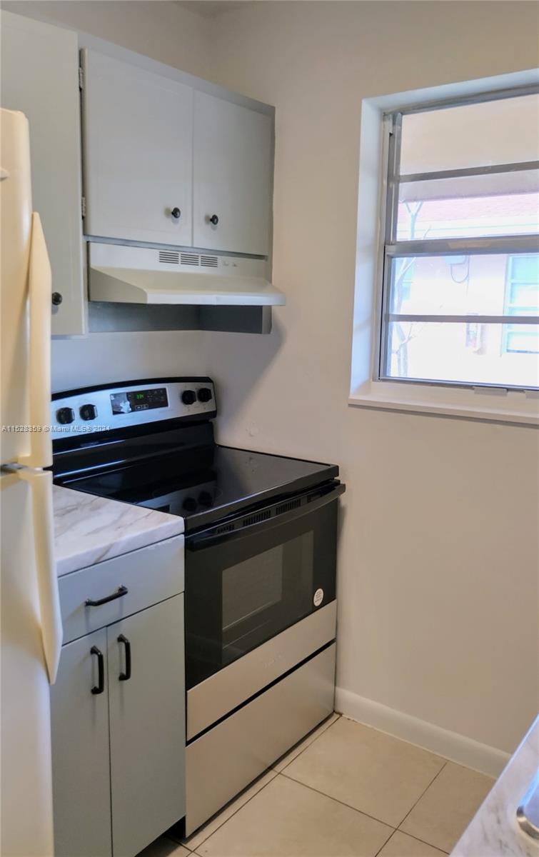 EVERGLADE LAND SALES CO - Residential Lease