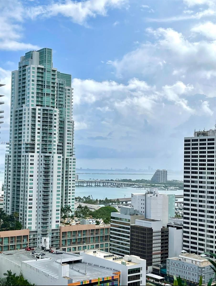 CENTRO CONDO - Residential