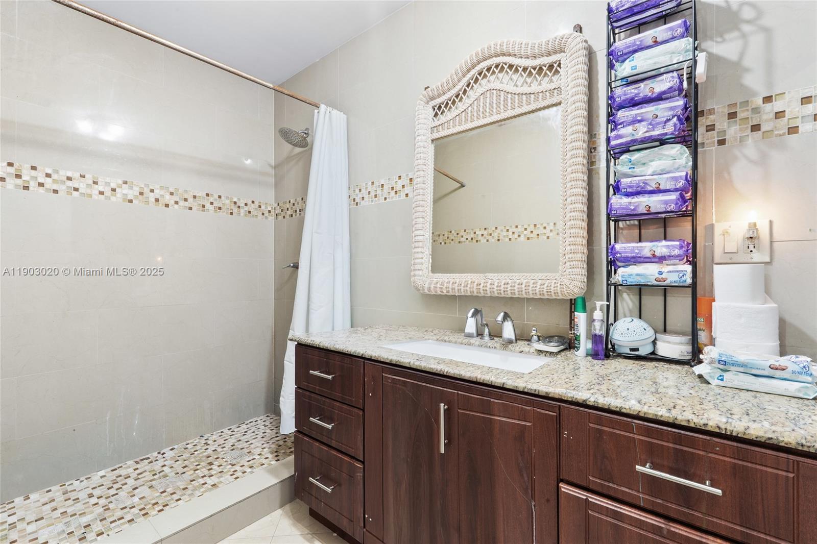 PICKWICK LAKE ESTATES SEC - Residential