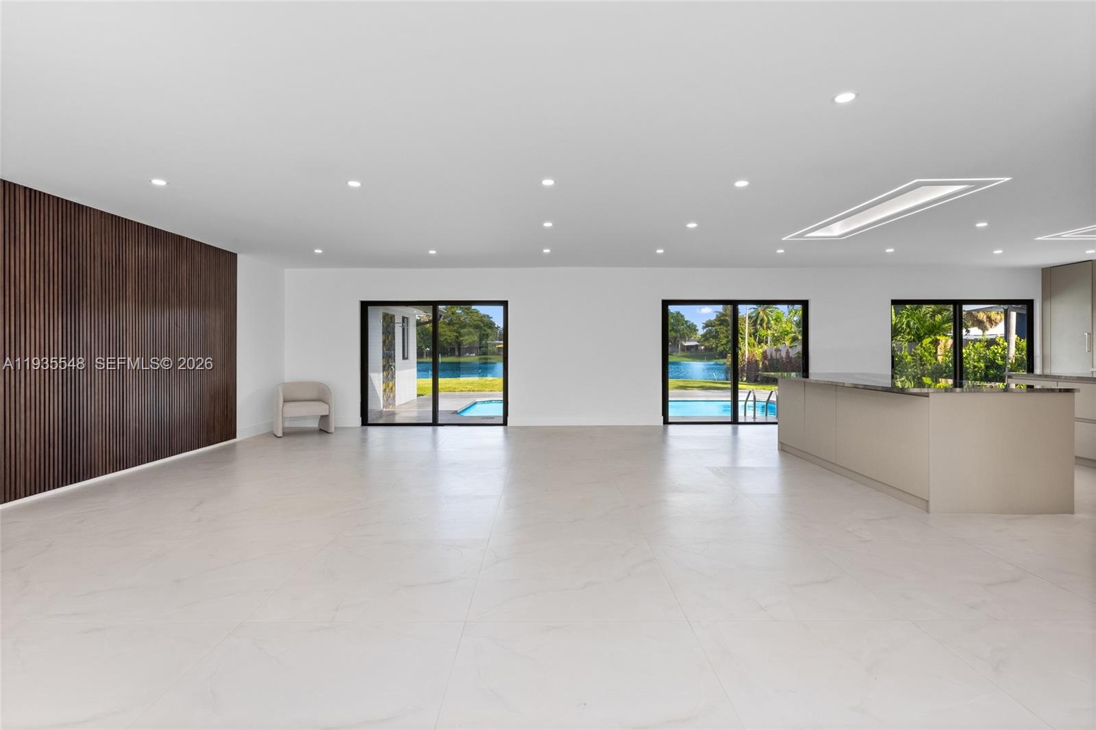 GREYKNOLL GOLF ESTS - Residential
