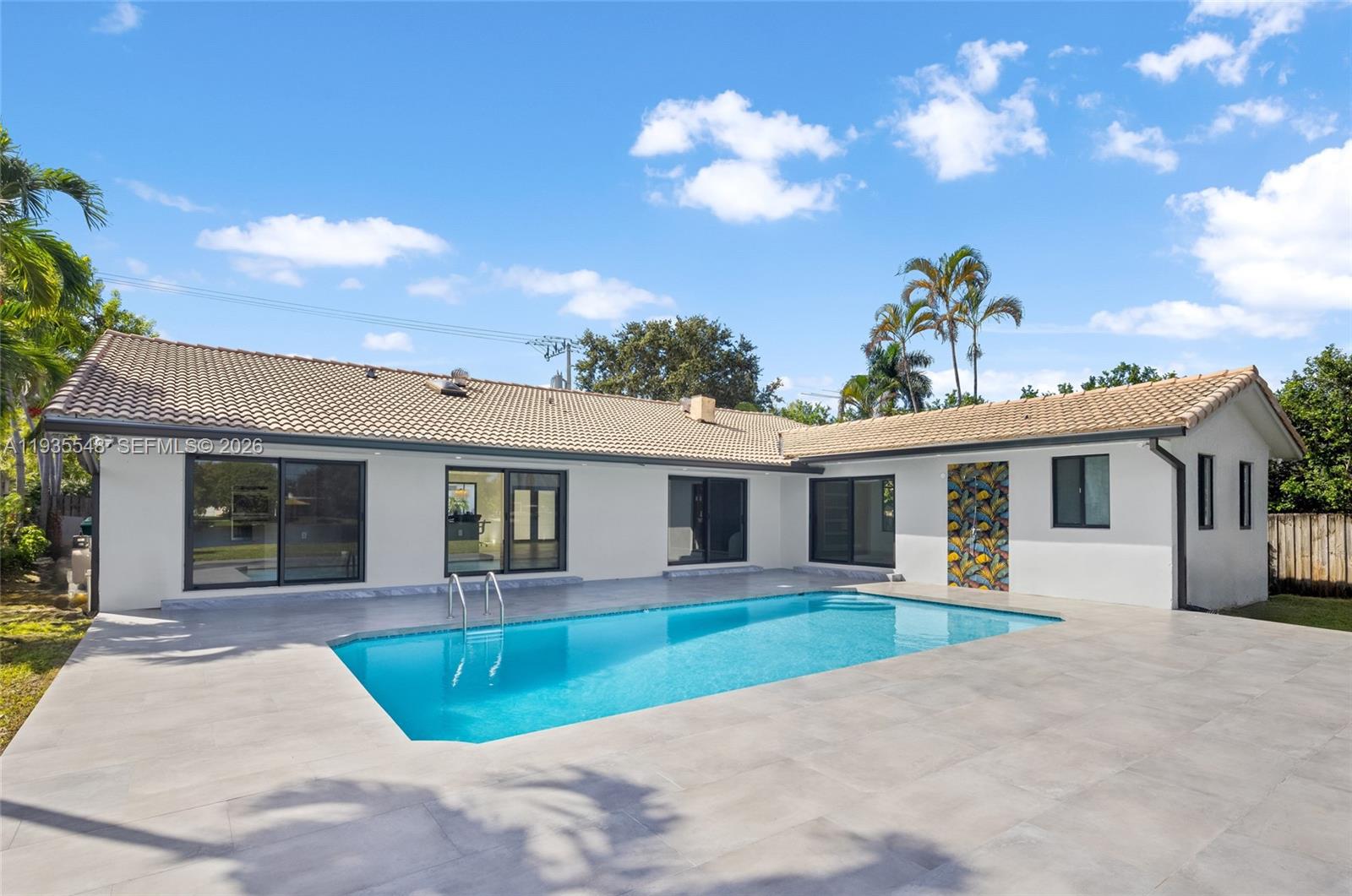 GREYKNOLL GOLF ESTS - Residential