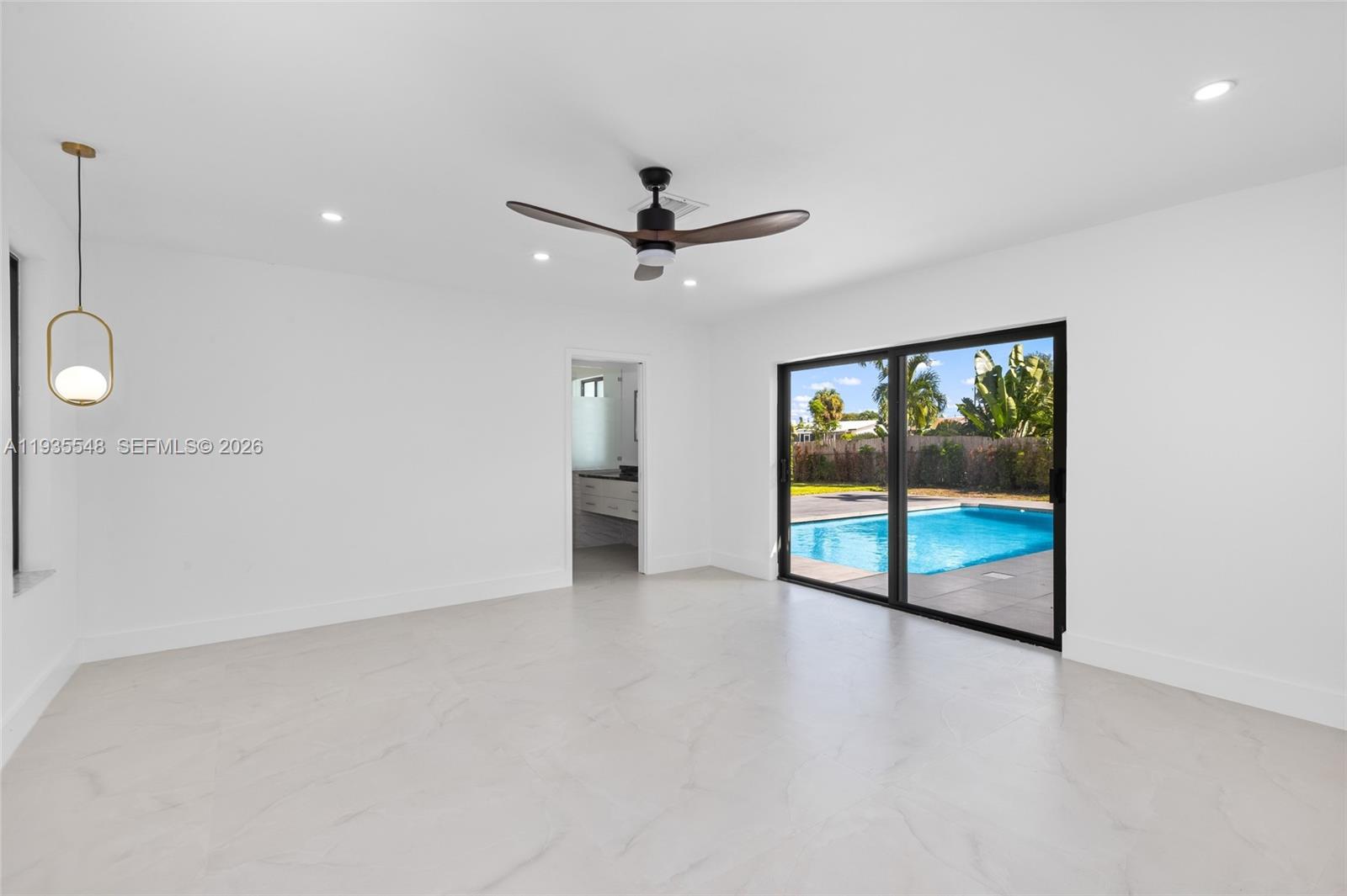 GREYKNOLL GOLF ESTS - Residential