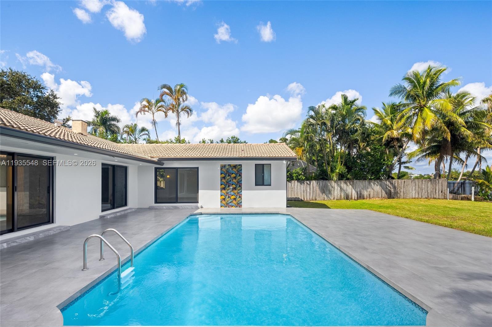 GREYKNOLL GOLF ESTS - Residential
