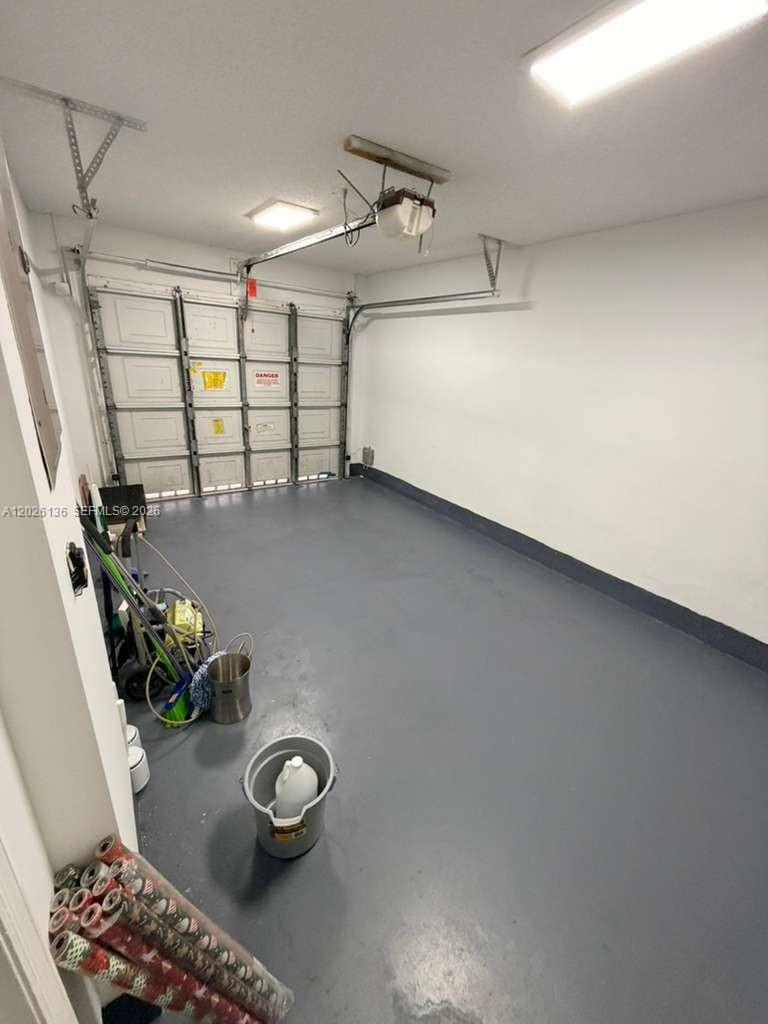 ARISTOTLE SUB PHASE I - Residential Lease