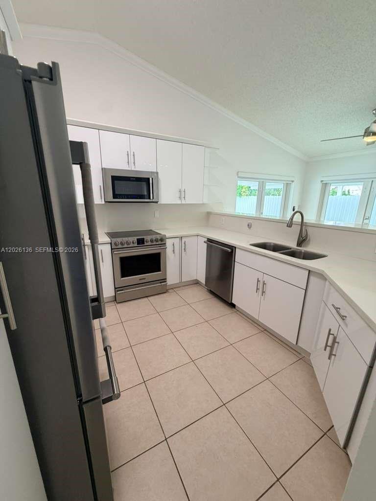 ARISTOTLE SUB PHASE I - Residential Lease